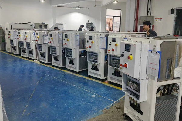 水冷式低溫冷凍機為什么會漏水？怎么解決？